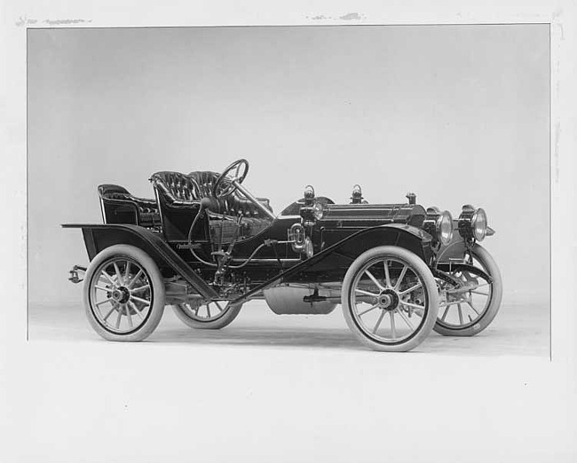 1910 Packard 18 Model NBS runabout, three-quarter front view, right side