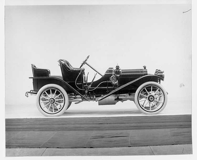 1910 Packard 18 Model NBS runabout, right side view