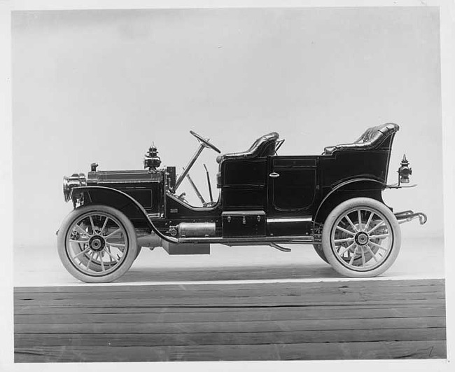 1910 Packard 18 Model NB open car, left side view