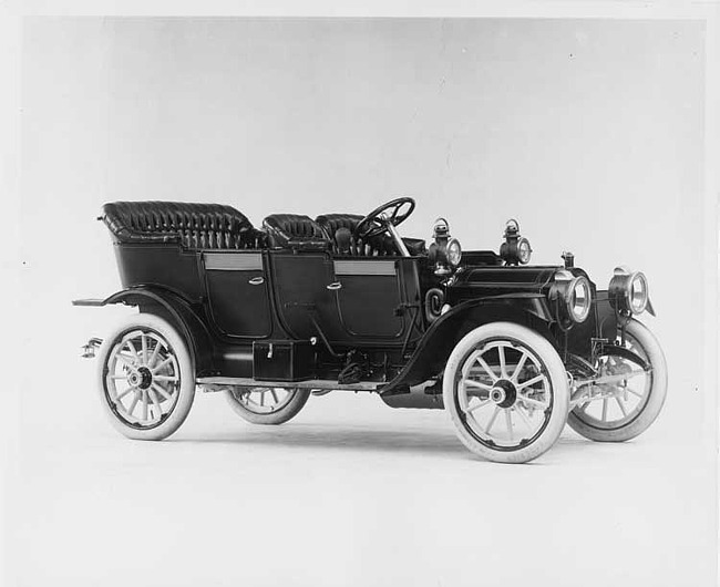 1911 Packard 18 Model NC open car, three-quarter front view, right side