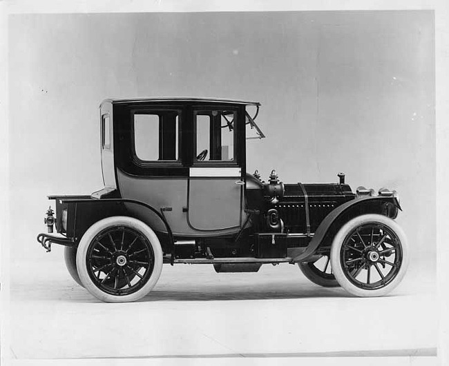 1911 Packard 30 Model UDS two-toned coupe, three-quarter rear view, right side