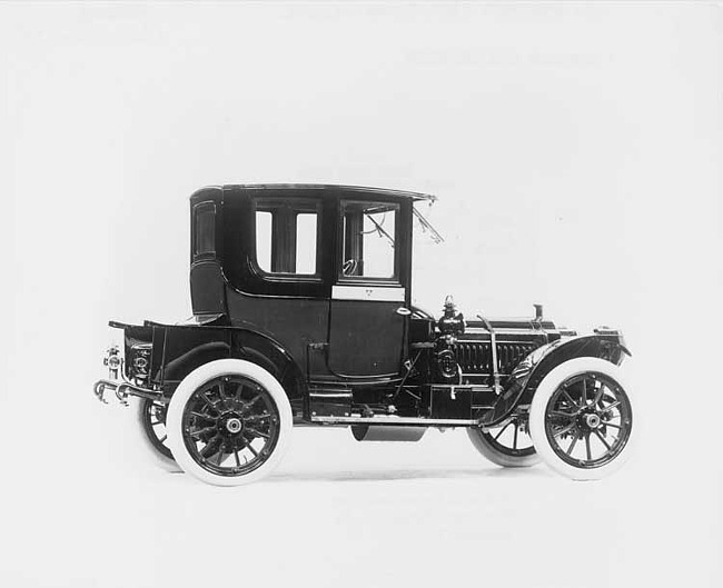 1911 Packard 30 Model UDS coupe, three-quarter rear view, right side