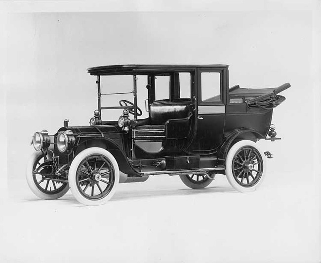 1911 Packard 30 Model UD landaulet, back quarter lowered, left side