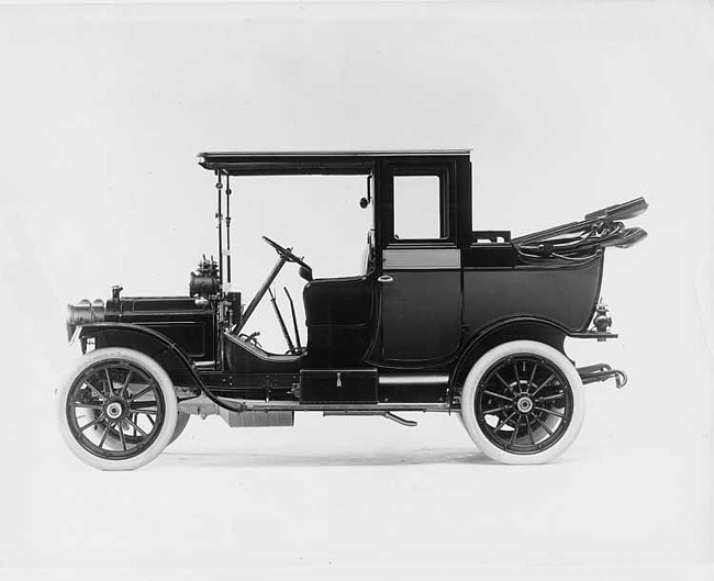 1911 Packard 18 Model NC landaulet, back quarter lowered, left side