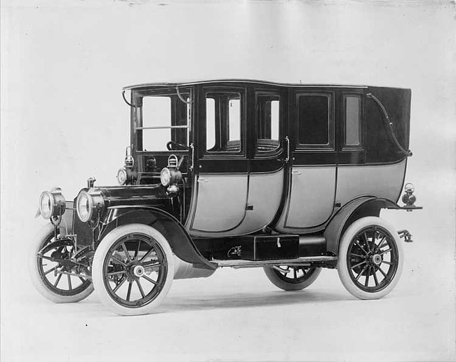 1911 Packard 18 Model NC fore-door landaulet, left side, quarter closed