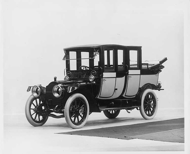 1911 Packard 30 Model UD fore-door, landaulet, quarter collapsed, left side