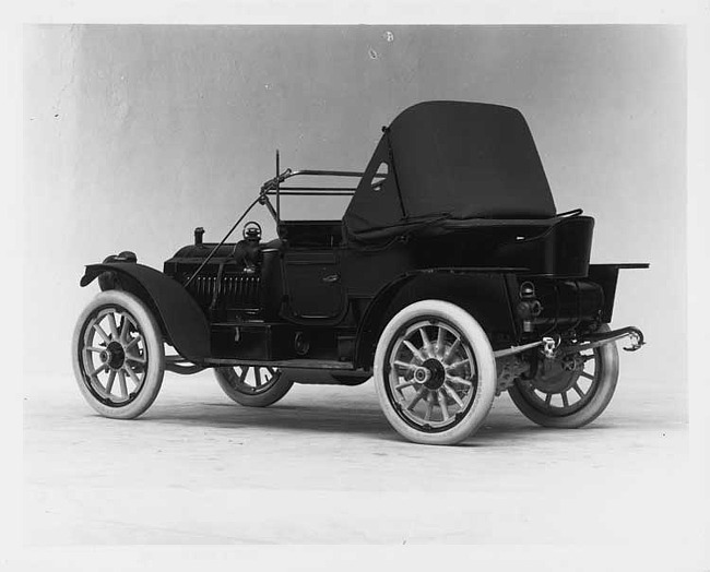 1911 Packard 30 Model UDS runabout, three-quarter rear view, left side