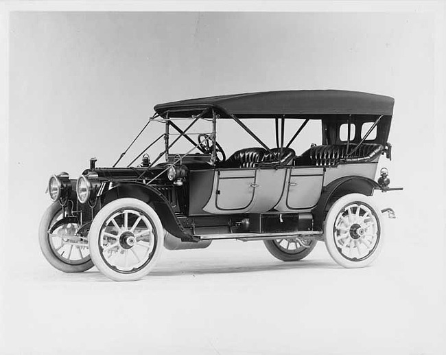 1911 Packard 30 Model UD phaeton, three-quarter front view, left side, with top raised