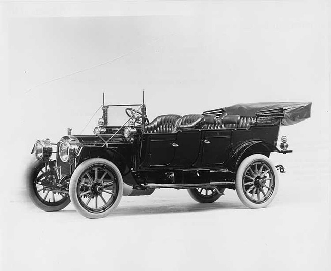 1911 Packard 30 Model UD touring car, three-quarter front view, left side, top lowered