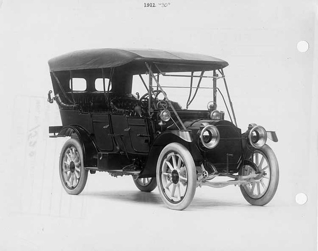 1912 Packard 30 Model UE touring car, three-quarter front view, left side