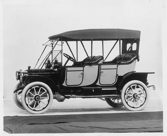 1912 Packard 18 Model NE close-coupled, left side