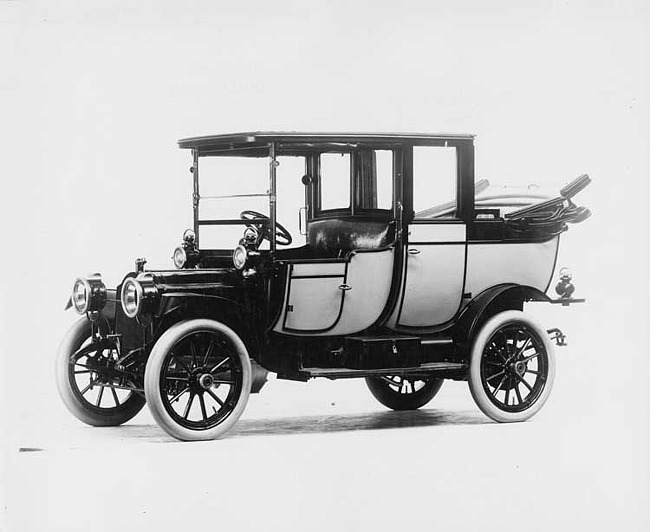 1912 Packard 18 Model NE landaulet, three-quarter front view, left side