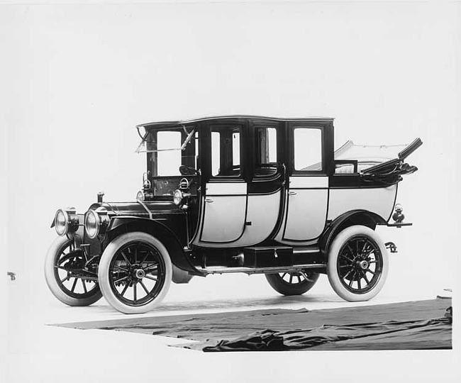 1912 Packard 30 Model UE imperial landaulet, three-quarter front view, left side