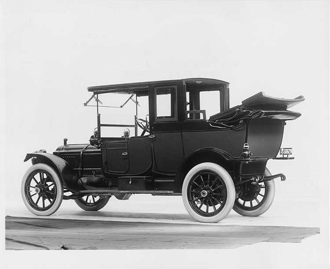 1912 Packard 6 landaulet, three-quarter rear view, left side, quarter lowered