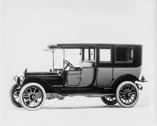 1912 two-toned Packard left side view