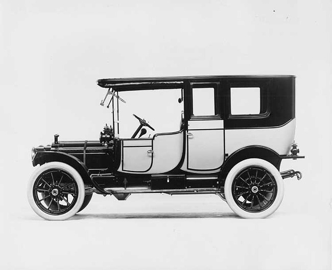 1912 Packard 30 Model UE two-toned limousine, left side