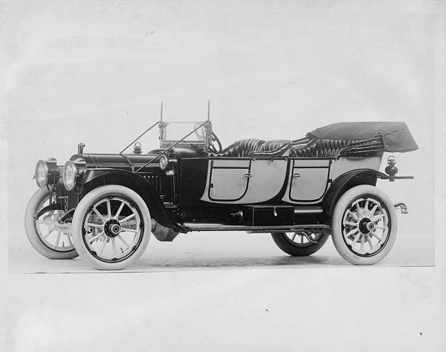 1912 Packard 6 two-toned phaeton, left side, top lowered