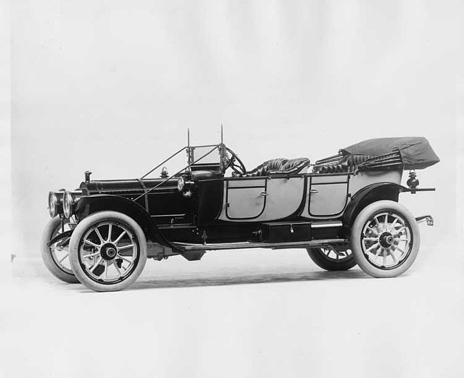 1912 Packard 6 two-toned phaeton, left side, top lowered