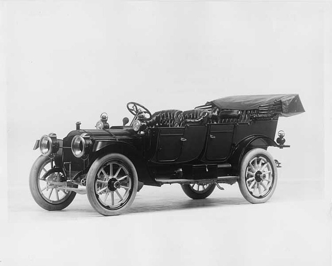1912 Packard 30 Model UE touring car, three-quarter front view, left side, top lowered