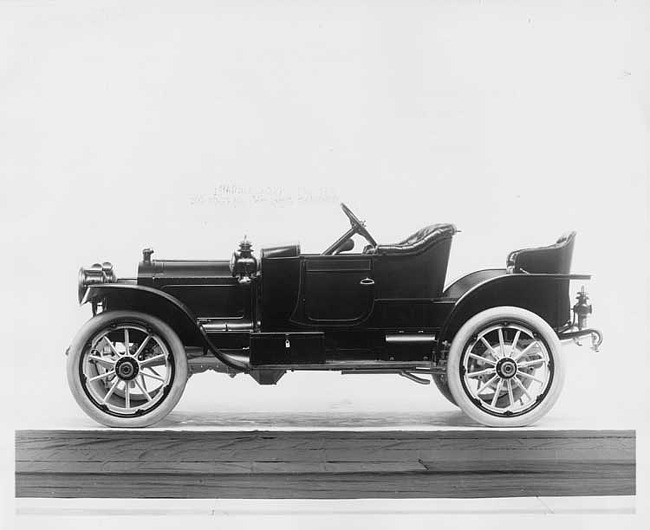 1912 Packard 18 Model NE runabout, left side, no top, with rumble seat