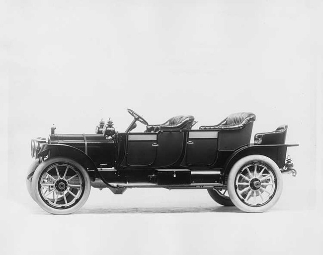 1912 Packard 30 Model UE close-coupled, left side, no top, with rumble seat