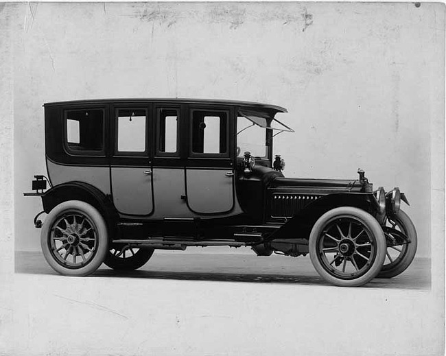 1913 Packard 48 two-toned brougham, seven-eighths front view, right side