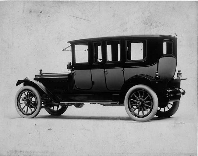 1913 Packard 48 two-toned brougham, seven-eighths rear view, right side