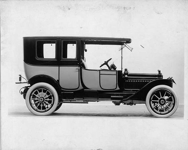 1913 Packard 38 two-toned limousine, right side