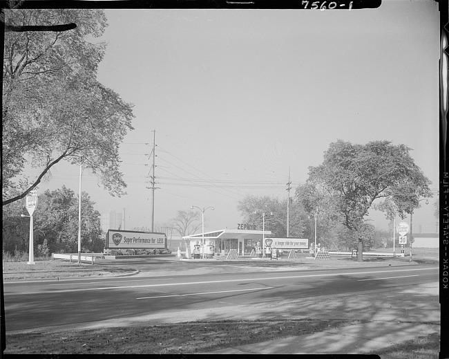 Zephyr gas station