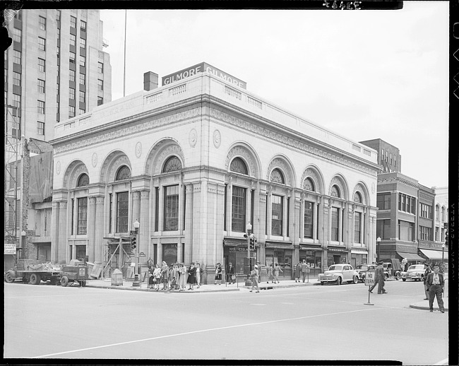 Bank building, Michigan and Burdick