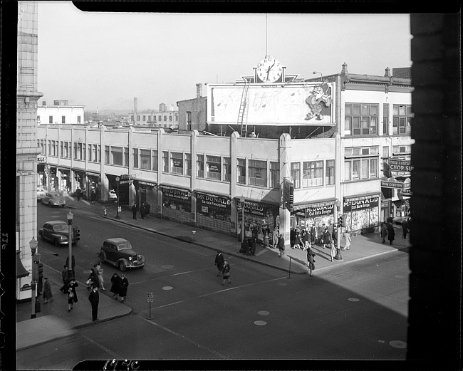 Downtown scene, Michigan and Burdick