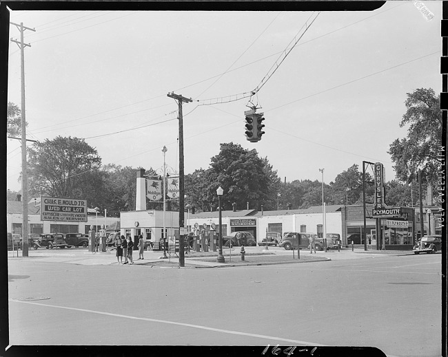 Mobile gas station, Chrysler Plymouth Motor Cars