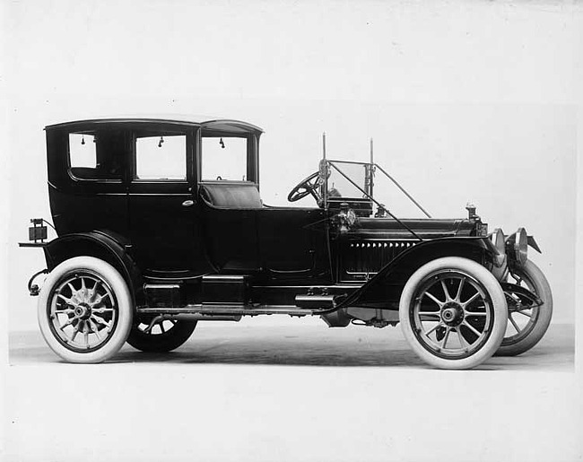 1913 Packard 38 cabette, seven-eighths front view, right side