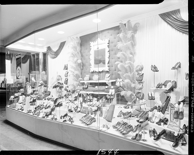 Nobil Shoe Store display