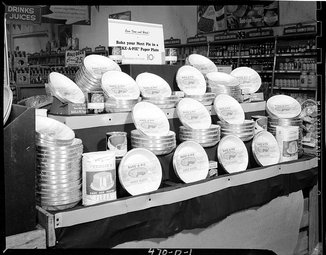 Pie plate display in grocery store