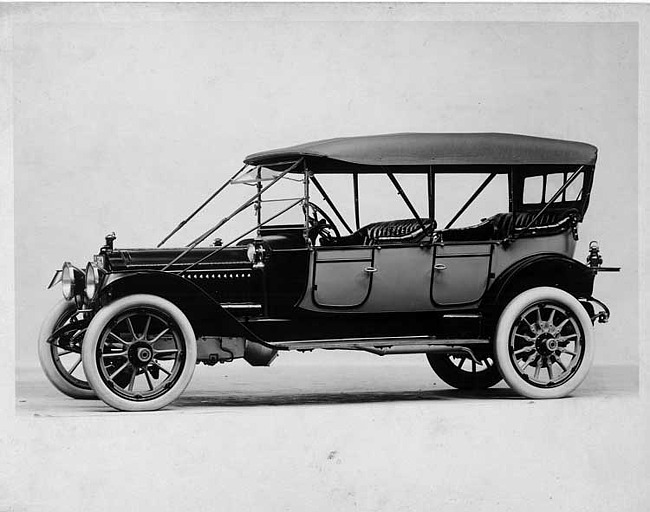 1913 Packard 48 two-toned phaeton, seven-eights front view, right side