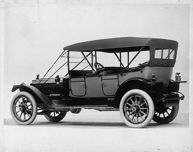 1913 Packard 48 two-toned phaeton, three-quarter back view, right side