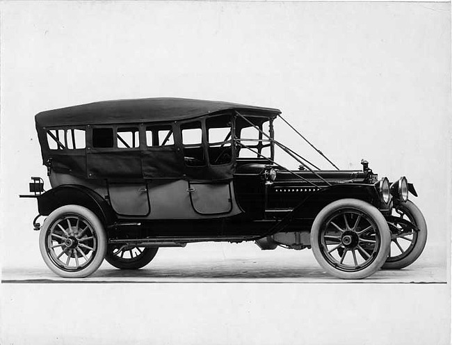 1913 Packard 48 two-toned phaeton, seven-eights front view, left side