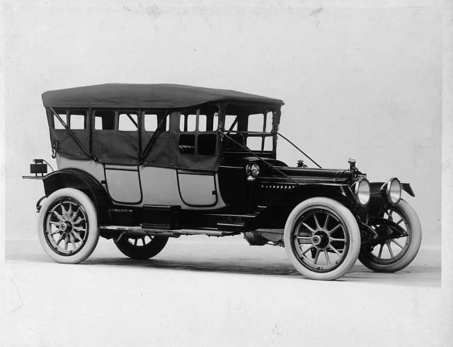 1913 Packard 48 two-toned phaeton, five-sixths front view, right side