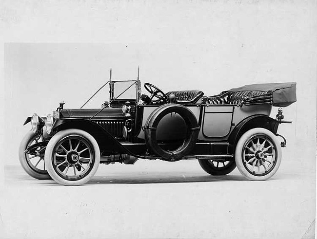 1913 Packard 38 two-toned touring car, seven-eights front view, left side