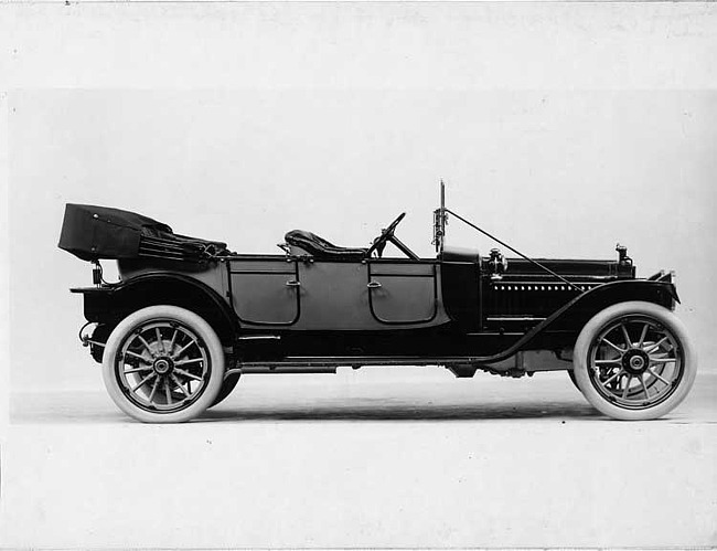 1913 Packard 38 two-toned phaeton, right side, top down