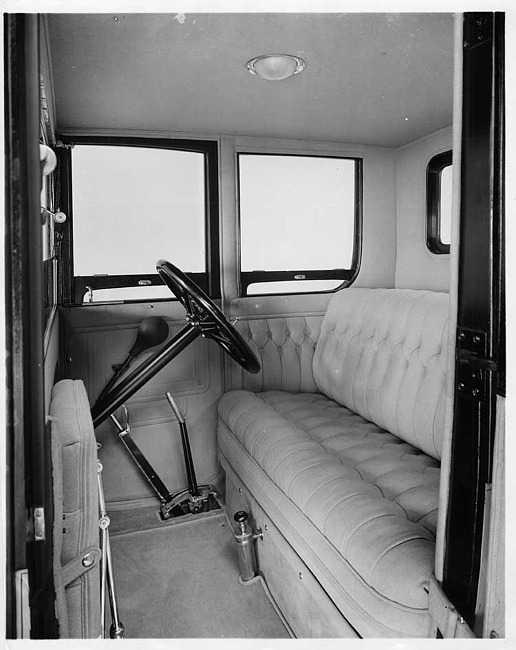 1913 Packard 48 coupe, interior detail