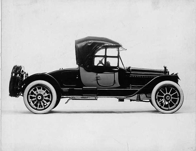 1914 Packard 2-38 two-toned phaeton runabout, right side