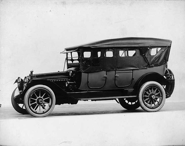 1914 Packard 2-38 touring car, three-quarter front view, left side