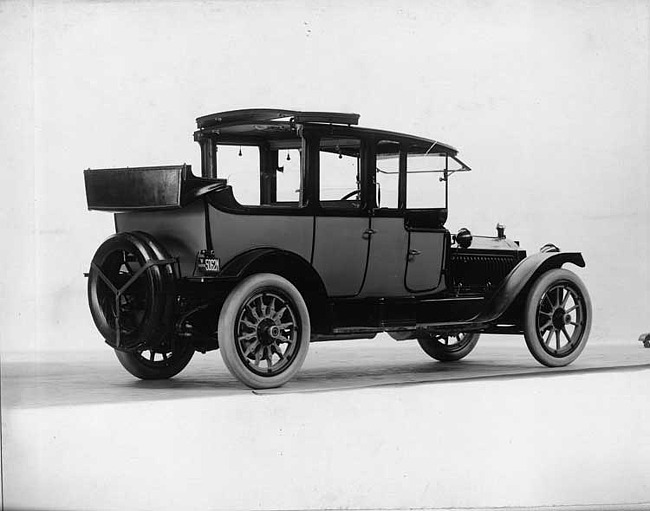 1914 Packard 2-38 landaulet, three-quarter rear view, right side, quarter collapsed