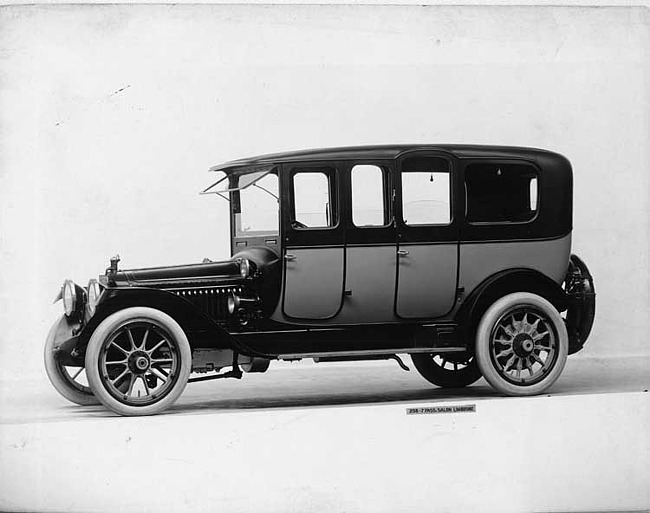 1914 Packard 2-38 two-toned salon limousine, five-sixths front view, left side