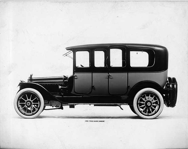 1914 Packard 2-38 two-toned salon limousine, left side