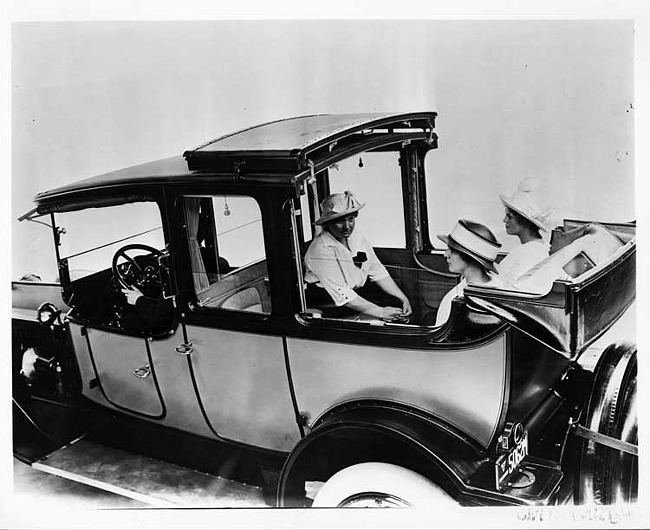 1915 Packard 3-38 two-toned landaulet with three female passengers & male driver