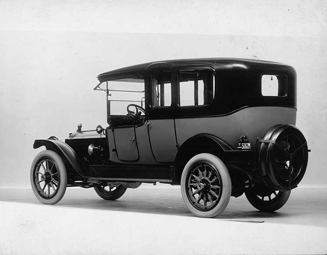 1915 Packard 3-38 two-toned limousine, three-quarter rear view, left side