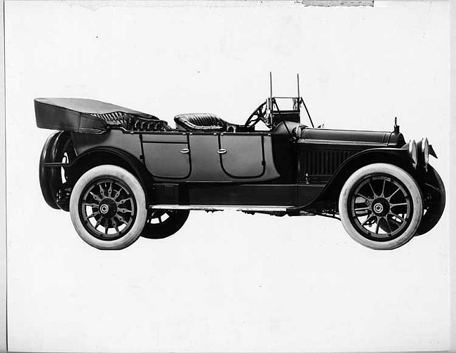 1916 Packard 1-25 two-toned phaeton, left side, top lowered